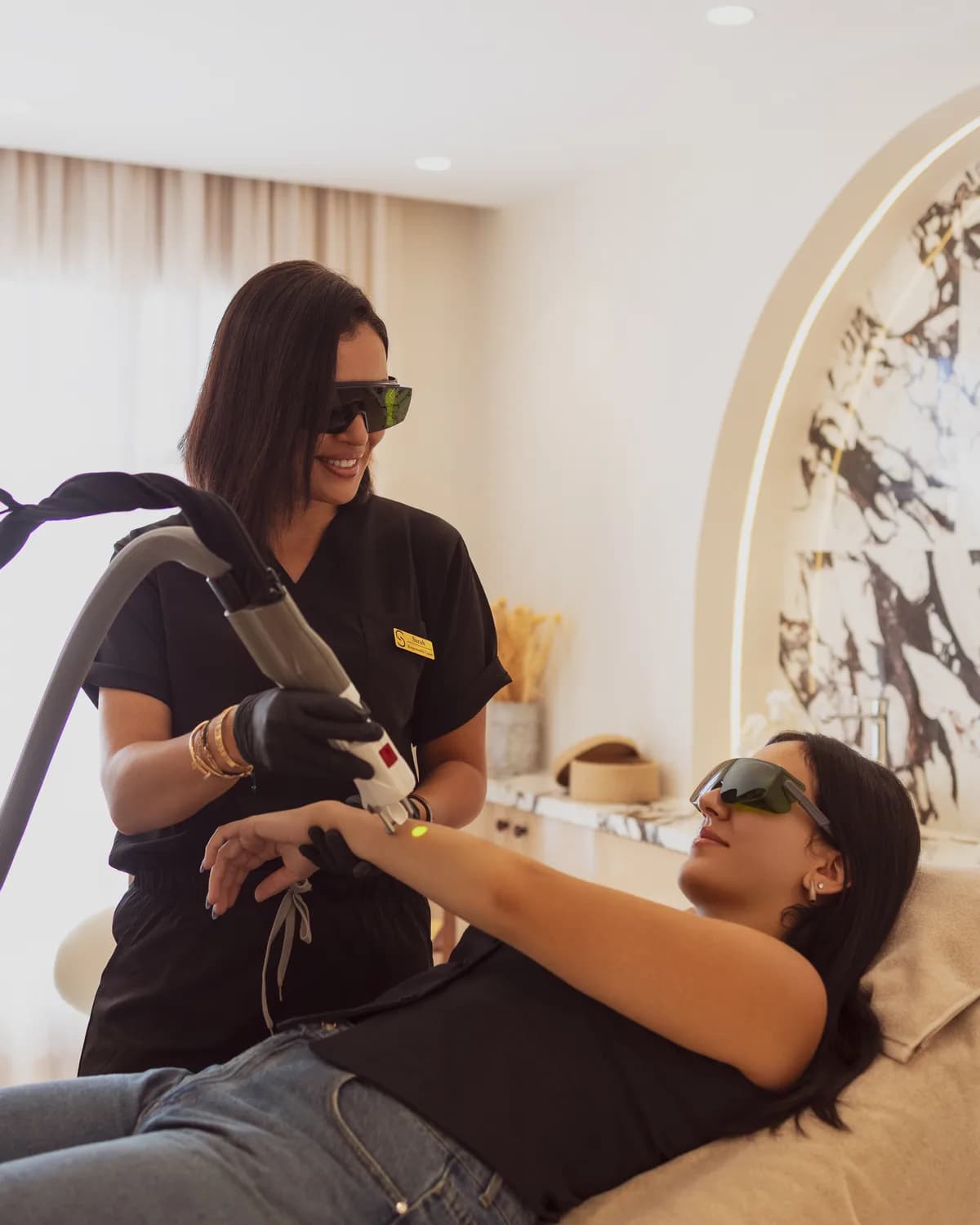 Laser treatment in a Symmetry treatment room